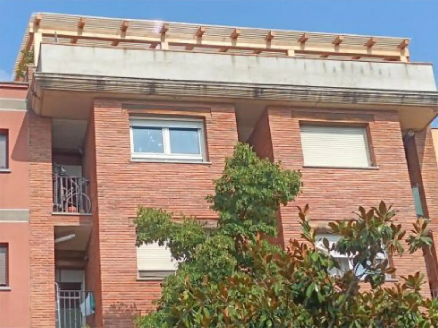 Pis en venda a Passeig del Marquès de Camps, 67, Maçana Vista exterior de Pis en venda en Salt amb Aire condicionat, Terrassa i Balcó