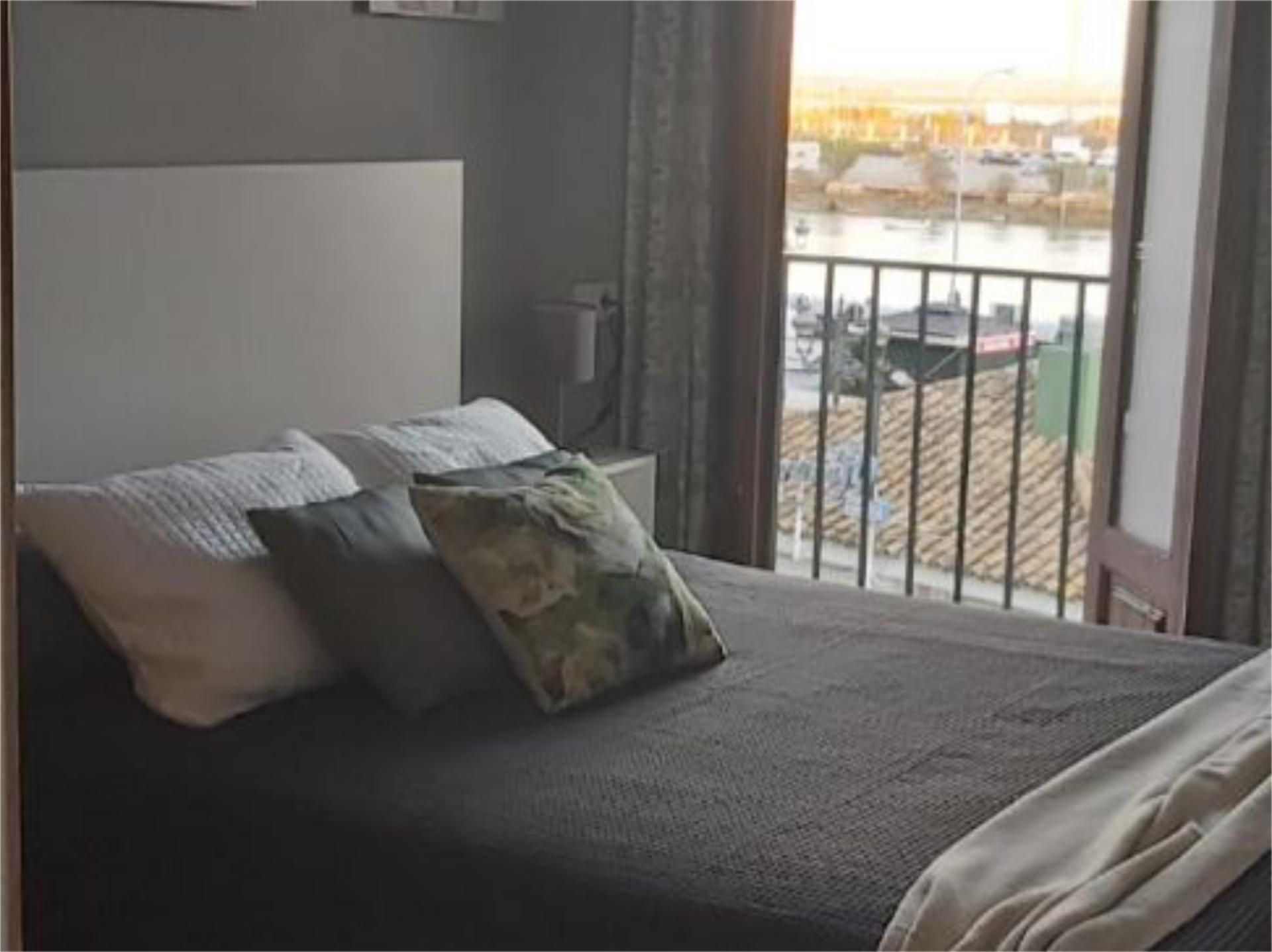 Dormitori de Pis en venda en El Puerto de Santa María amb Aire condicionat i Balcó