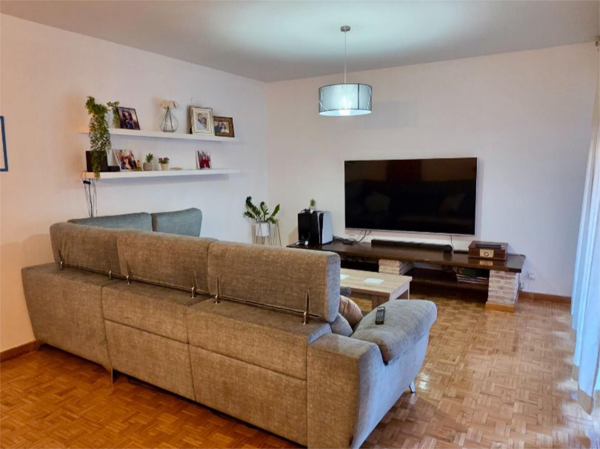 Living room of Flat to rent in Talavera de la Reina  with Air Conditioner, Heating and Parquet flooring