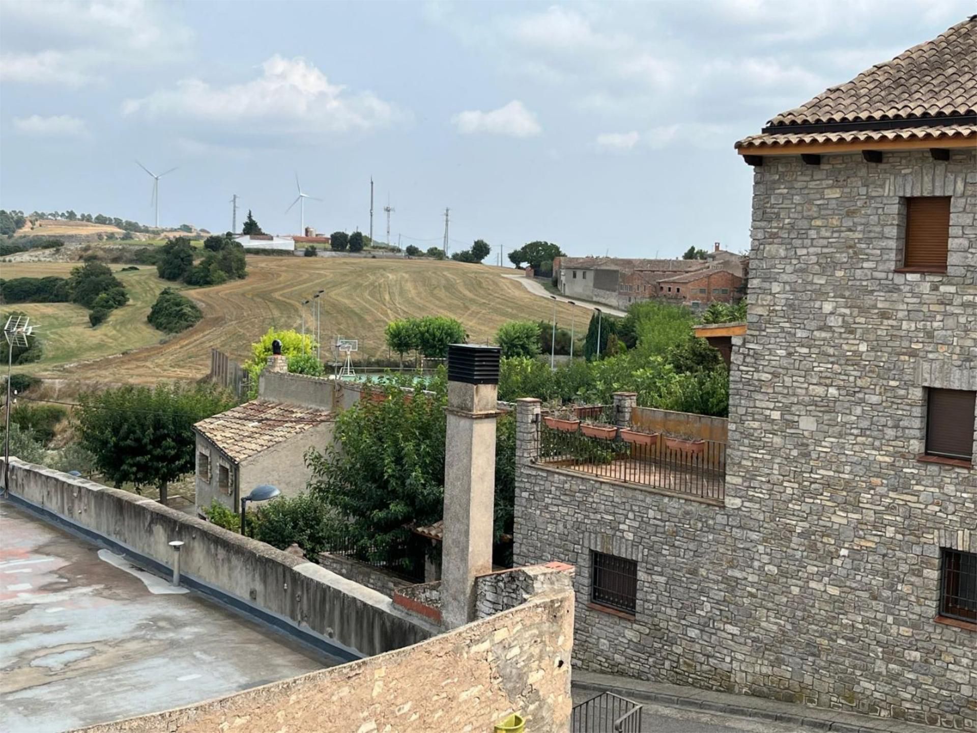Exterior view of House or chalet for sale in Montmaneu