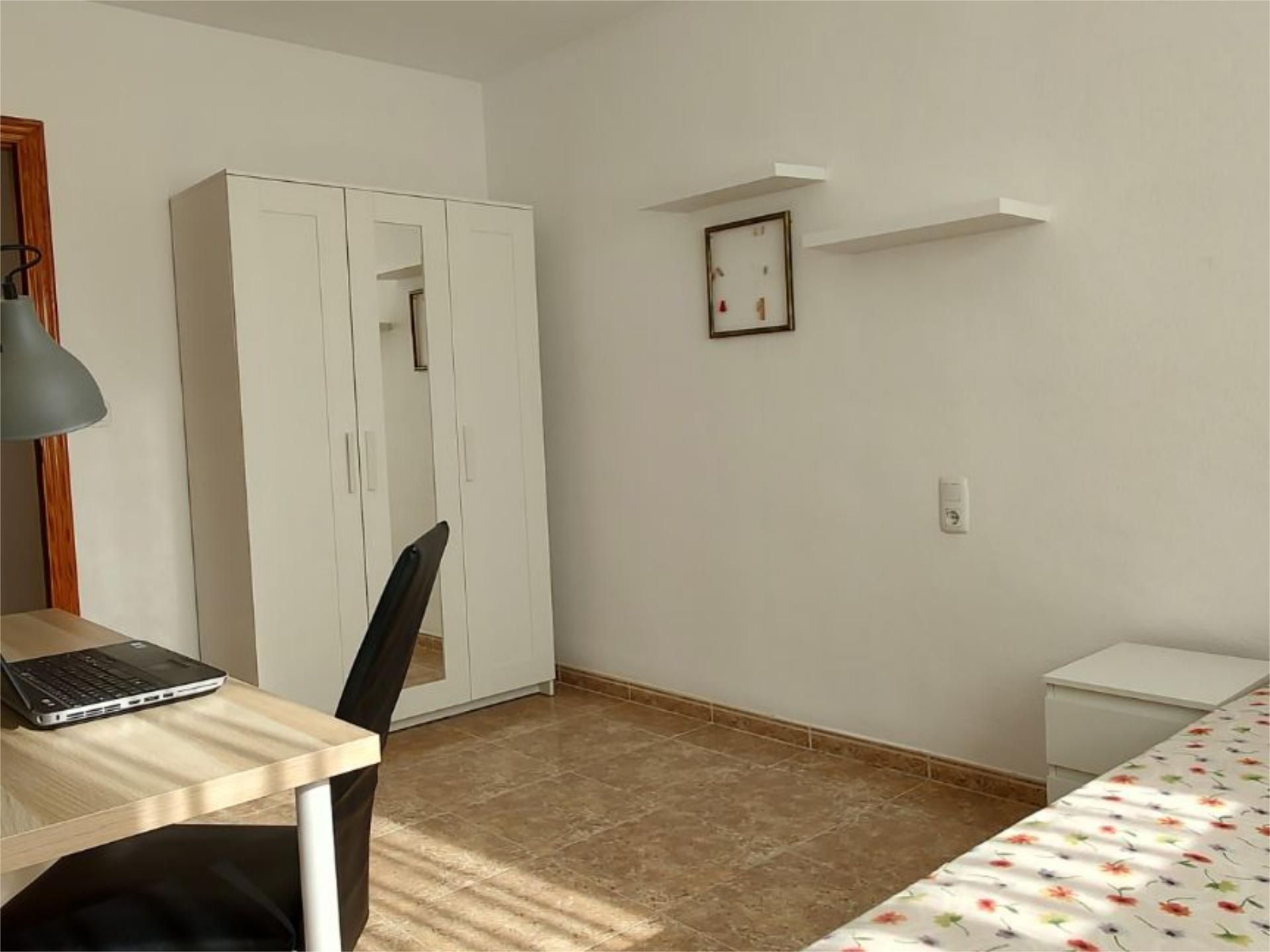 Bedroom of Flat to share in Vinaròs  with Heating, Furnished and Balcony