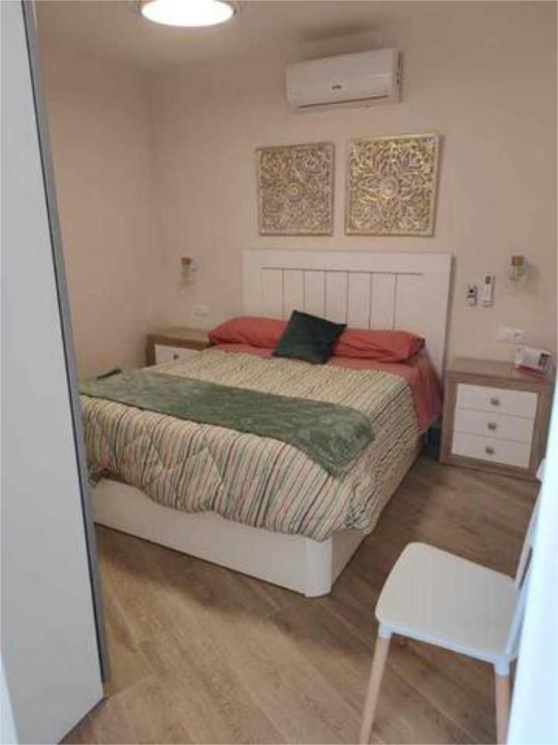 Habitación de Apartamento de alquiler en Torrox con Calefacción, Jardín privado y Piscina