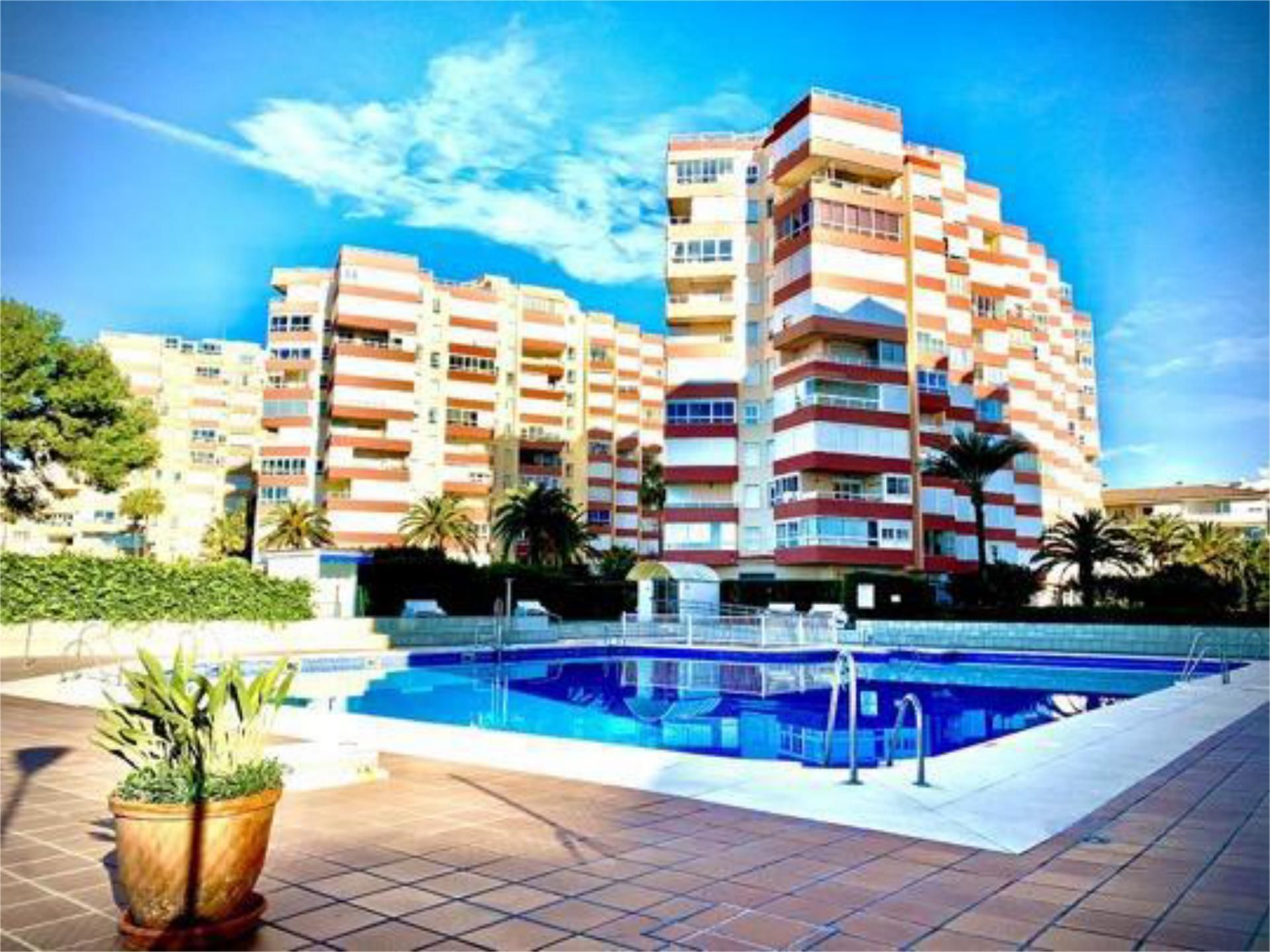 Vista exterior de Apartament de lloguer en Nerja amb Calefacció, Piscina i Moblat