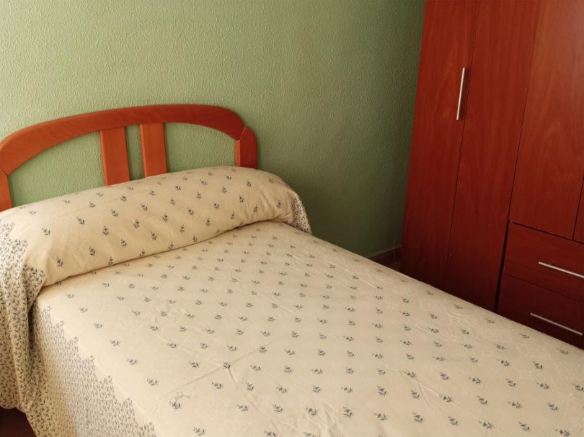 Habitación de Piso de alquiler en Valdepeñas con Amueblado