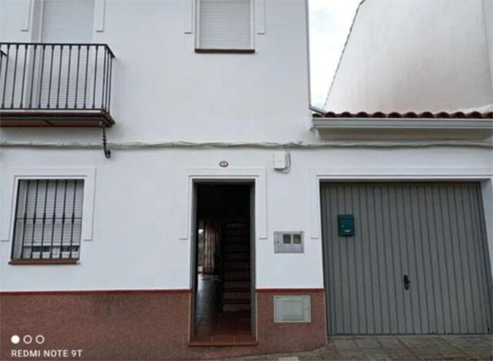 Vista exterior de Casa o xalet en venda en Santa Olalla del Cala amb Jardí privat i Terrassa