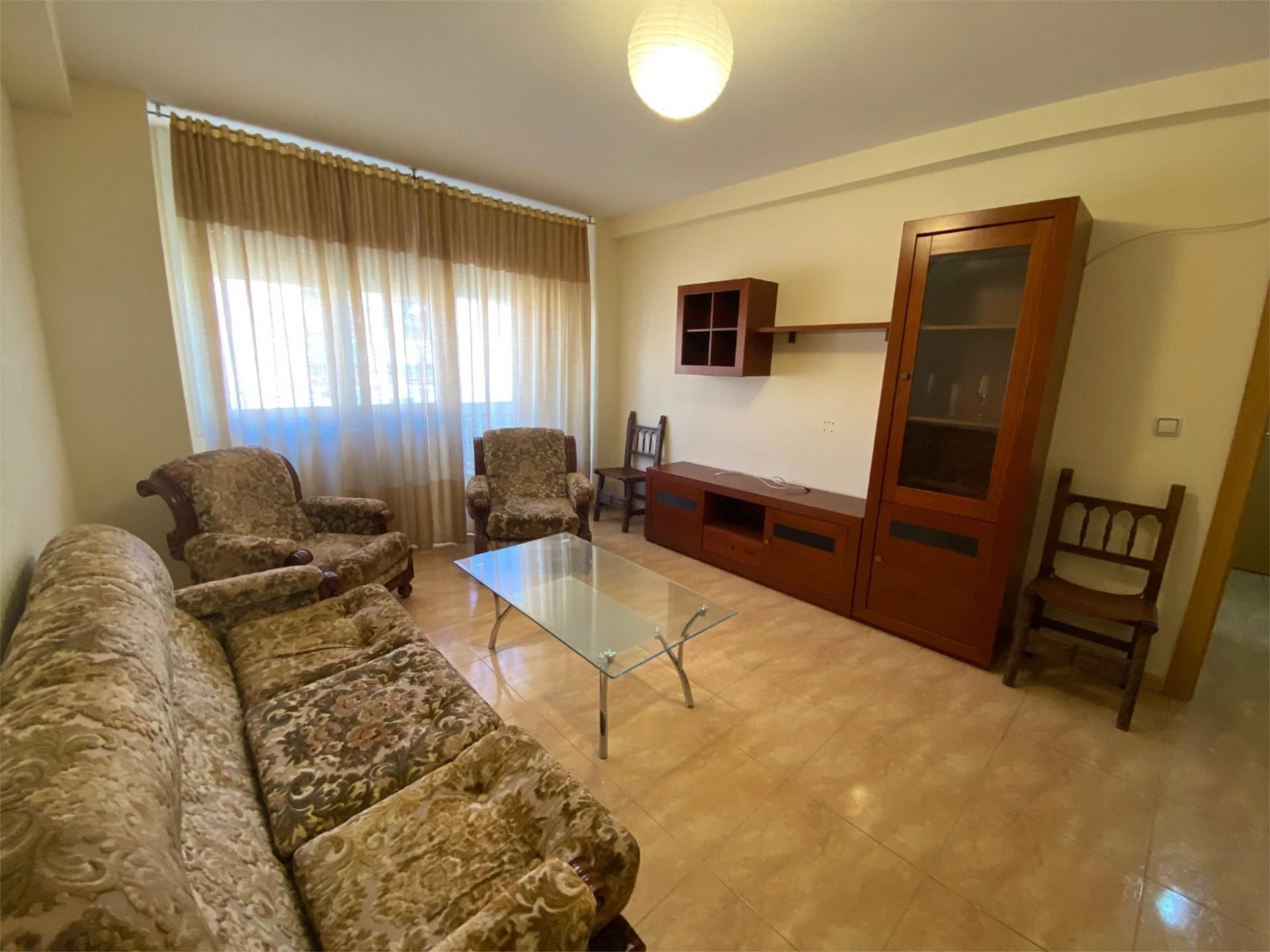 Sala d'estar de Pis de lloguer en Aranda de Duero amb Calefacció, Terrassa i Moblat