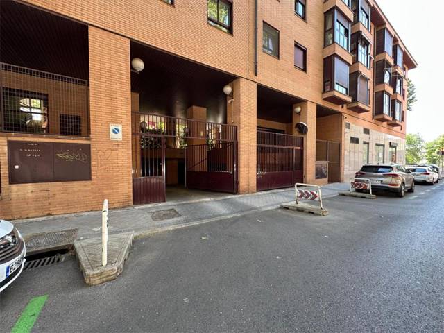 Garaje en Alquiler en Calle de Paradinas, 21 en Imperial