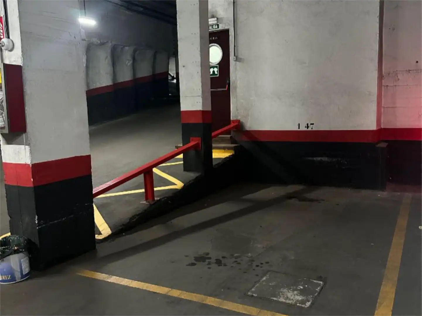 Garage for rent in Calle de Paradinas, 21, Imperial Parking of Garage for rent in Madrid