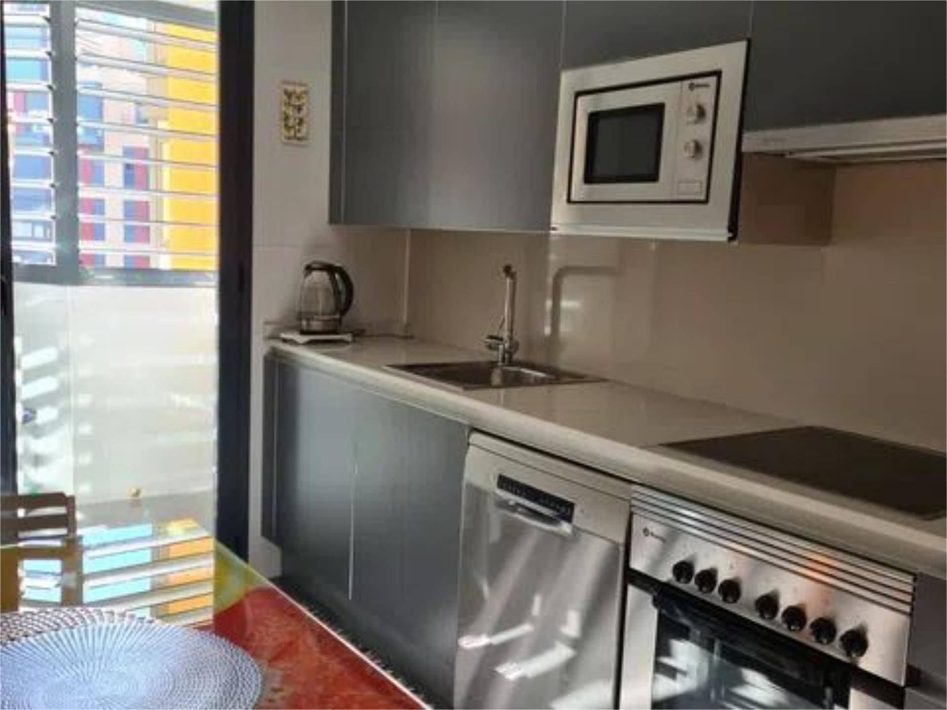 Cuina de Pis per a compartir en  Madrid Capital amb Aire condicionat, Calefacció i Parquet