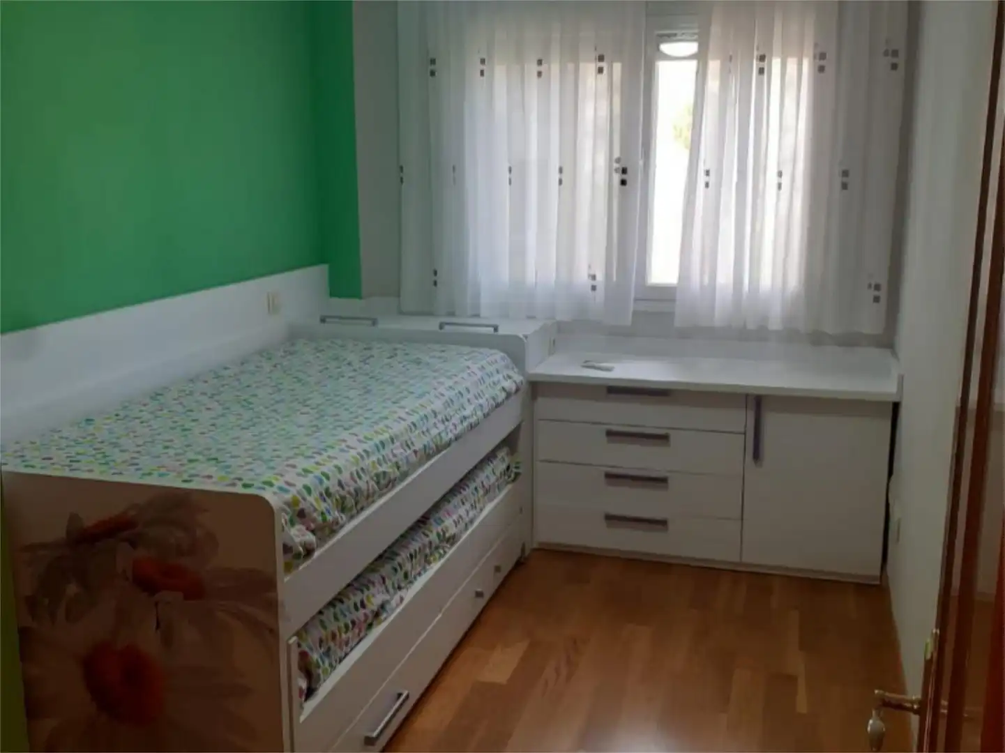 Schlafzimmer von Wohnung zur Miete in Cuenca mit Heizung, Parkett und Schwimmbad
