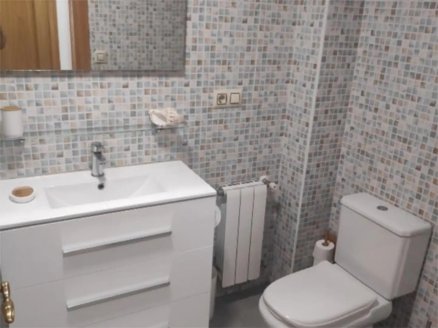 Pis de lloguer a Rúa Romana Baixa, 4, San Pedro da Ramallosa Bany de Pis de lloguer en Nigrán amb Calefacció, Parquet i Moblat