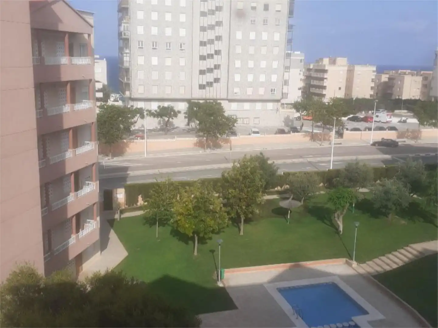 Pis en venda a Avenida Costa Blanca, 10, Los Arenales del Sol Vista exterior de Pis en venda en Elche / Elx amb Aire condicionat, Calefacció i Jardí privat