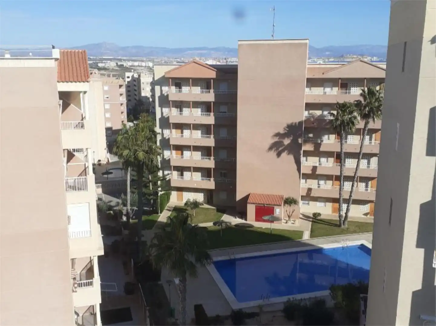 Pis en venda a Avenida Costa Blanca, 10, Los Arenales del Sol Piscina de Pis en venda en Elche / Elx amb Aire condicionat, Calefacció i Jardí privat