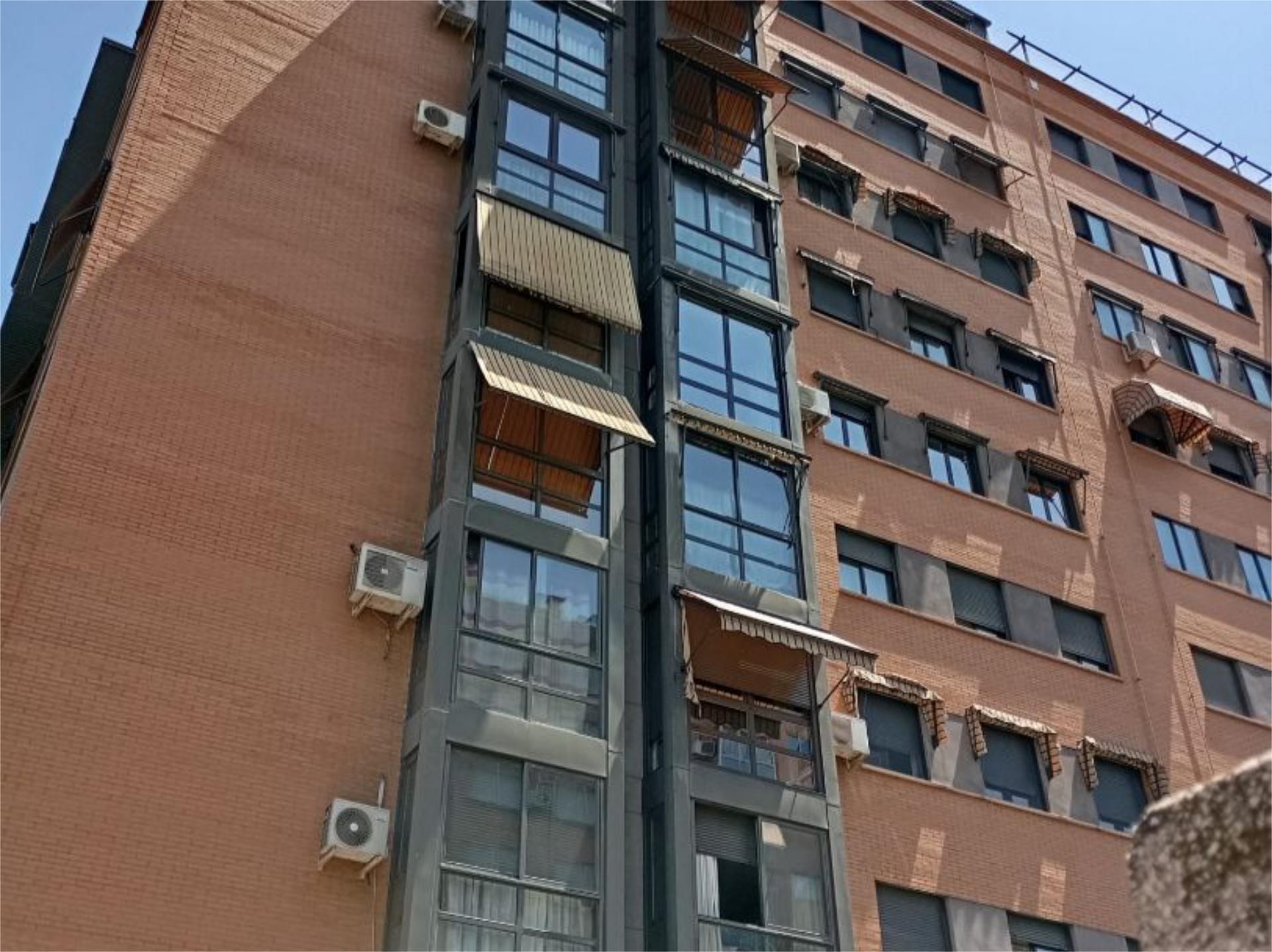 Vista exterior de Pis en venda en  Madrid Capital amb Aire condicionat i Piscina