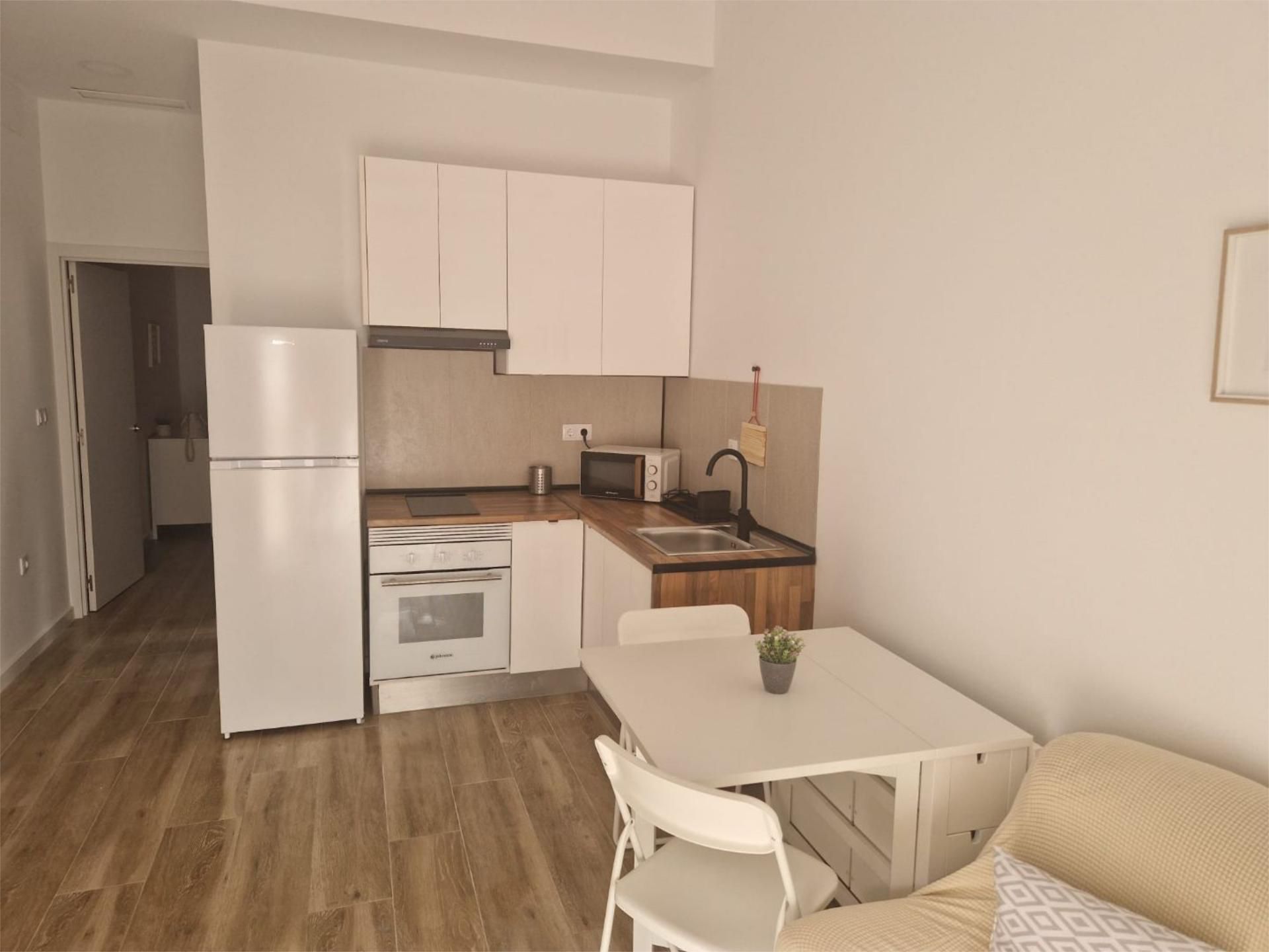 Cuina de Apartament de lloguer en  Murcia Capital amb Aire condicionat, Calefacció i Moblat
