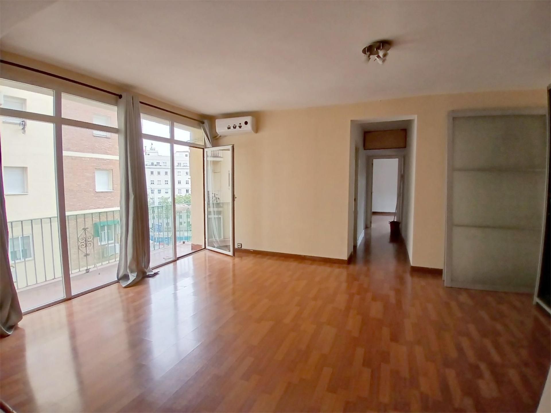 Bedroom of Flat for sale in  Madrid Capital  with Air Conditioner and Balcony