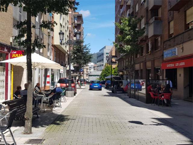 Piso en Venta en Calle de Víctor Sáenz, 6 en El Cristo