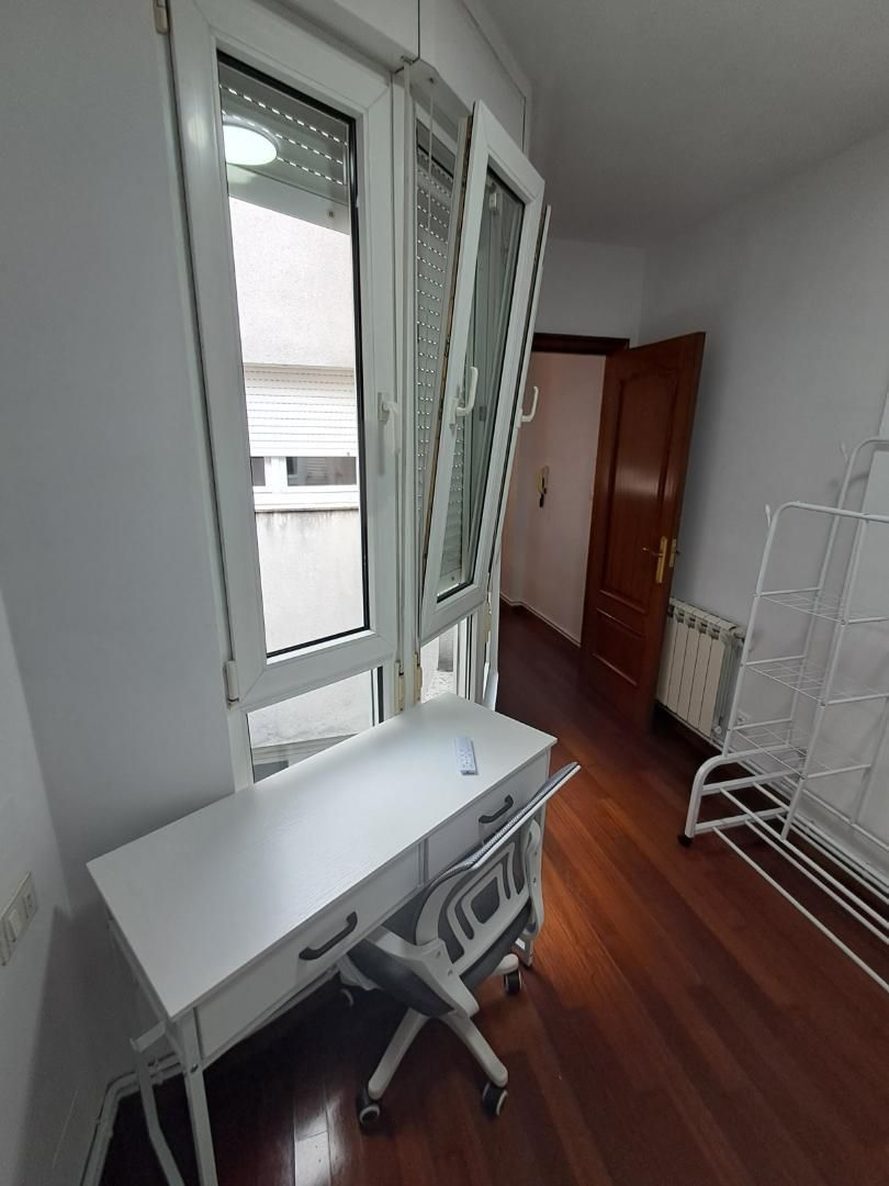 Bedroom of Flat to rent in Lugo Capital  with Heating, Parquet flooring and Furnished