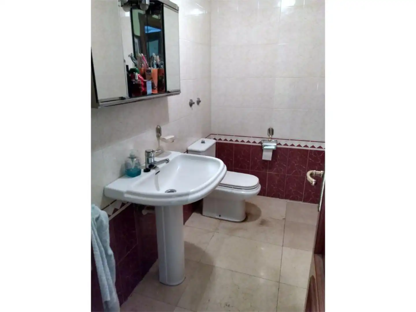 Casa o chalet en venta en Calle Terrero, 2, Haro Baño de Casa o chalet en venta en Haro con Terraza, Piscina y Balcón