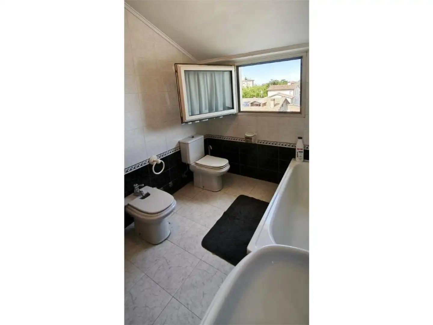 Casa o chalet en venta en Calle Terrero, 2, Haro Baño de Casa o chalet en venta en Haro con Terraza, Piscina y Balcón