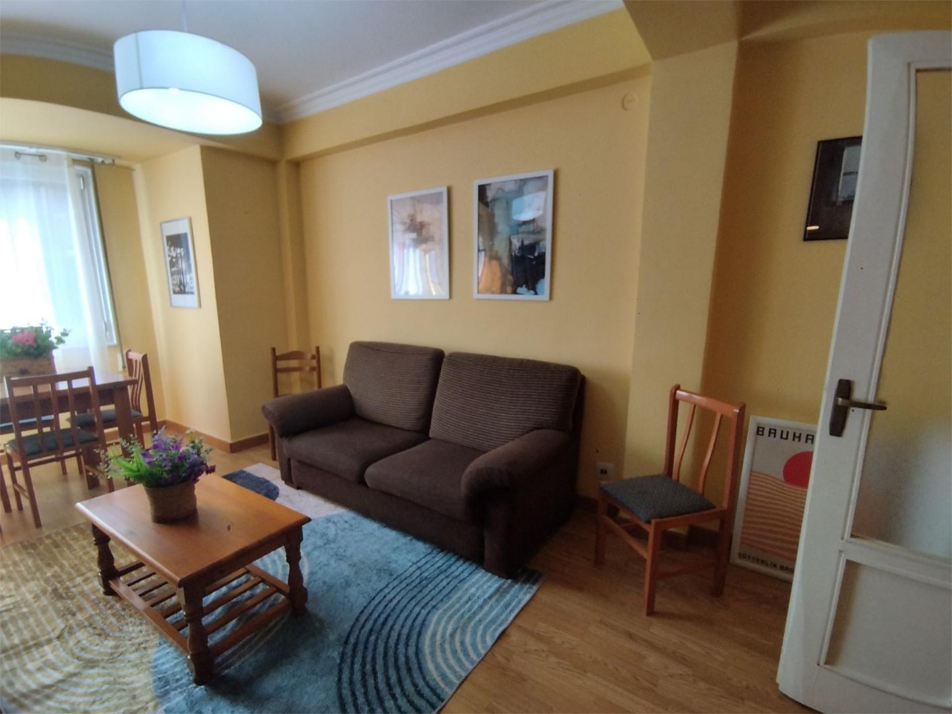 Sala d'estar de Pis de lloguer en Ourense Capital  amb Balcó