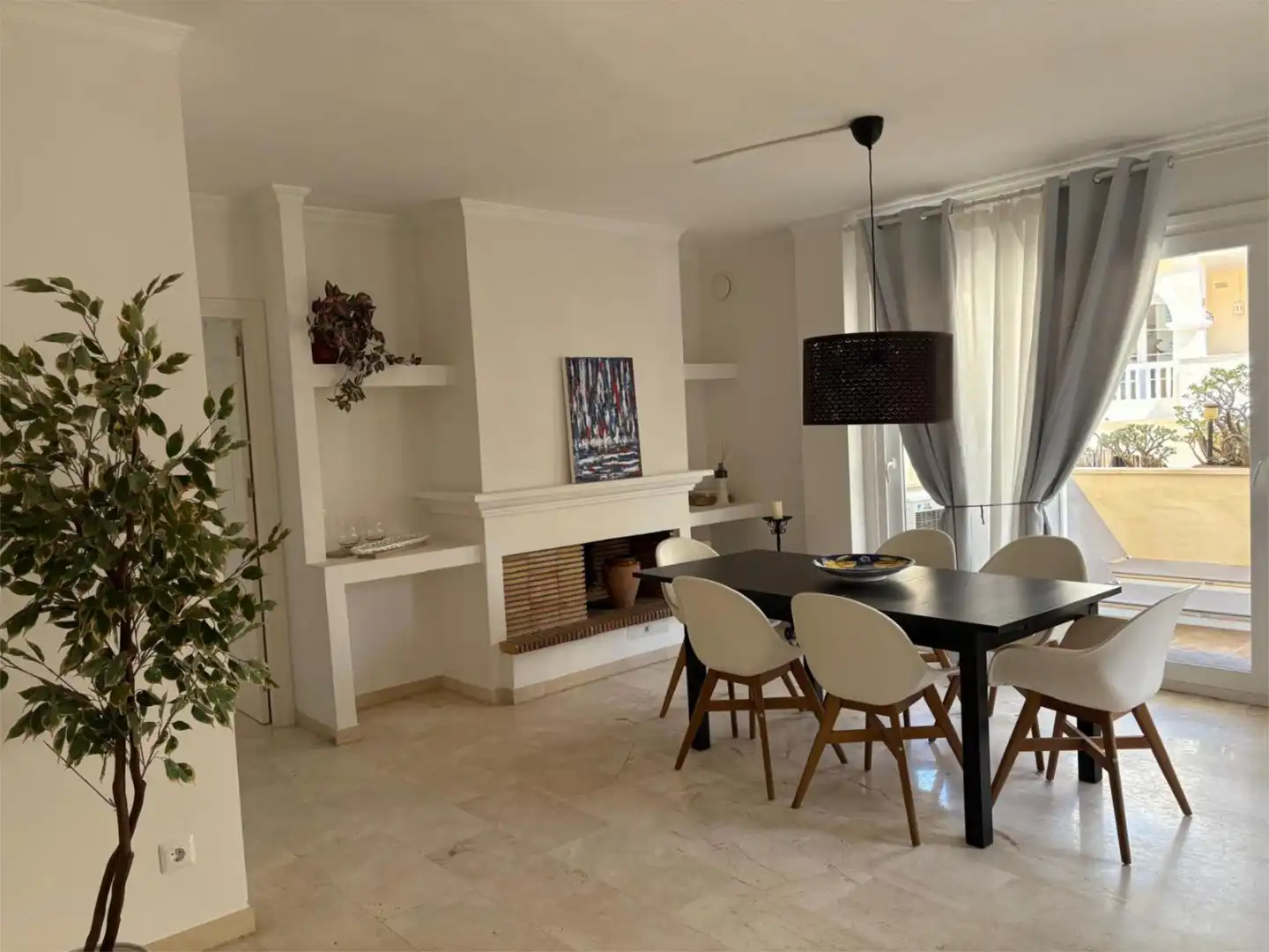 Piso de alquiler en Calle de Ojen, 3, Paraiso - Barronal Comedor de Piso de alquiler en Estepona con Aire acondicionado, Terraza y Piscina