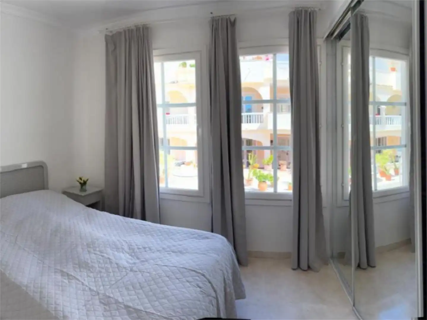 Piso de alquiler en Calle de Ojen, 3, Paraiso - Barronal Habitación de Piso de alquiler en Estepona con Aire acondicionado, Terraza y Piscina