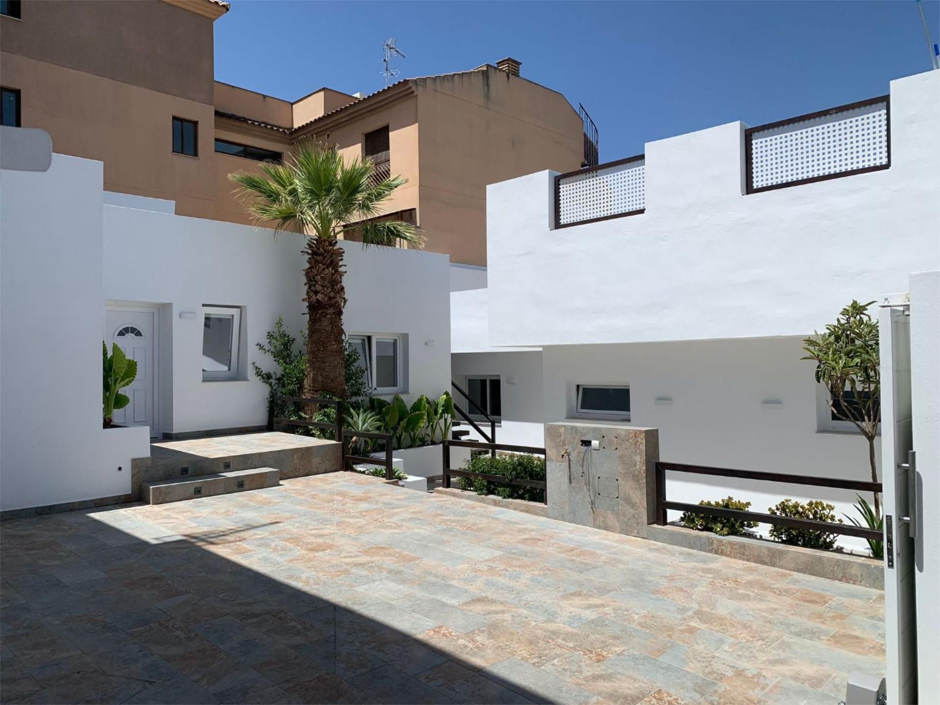 Vista exterior de Casa adosada en venda en Cájar amb Terrassa i Piscina