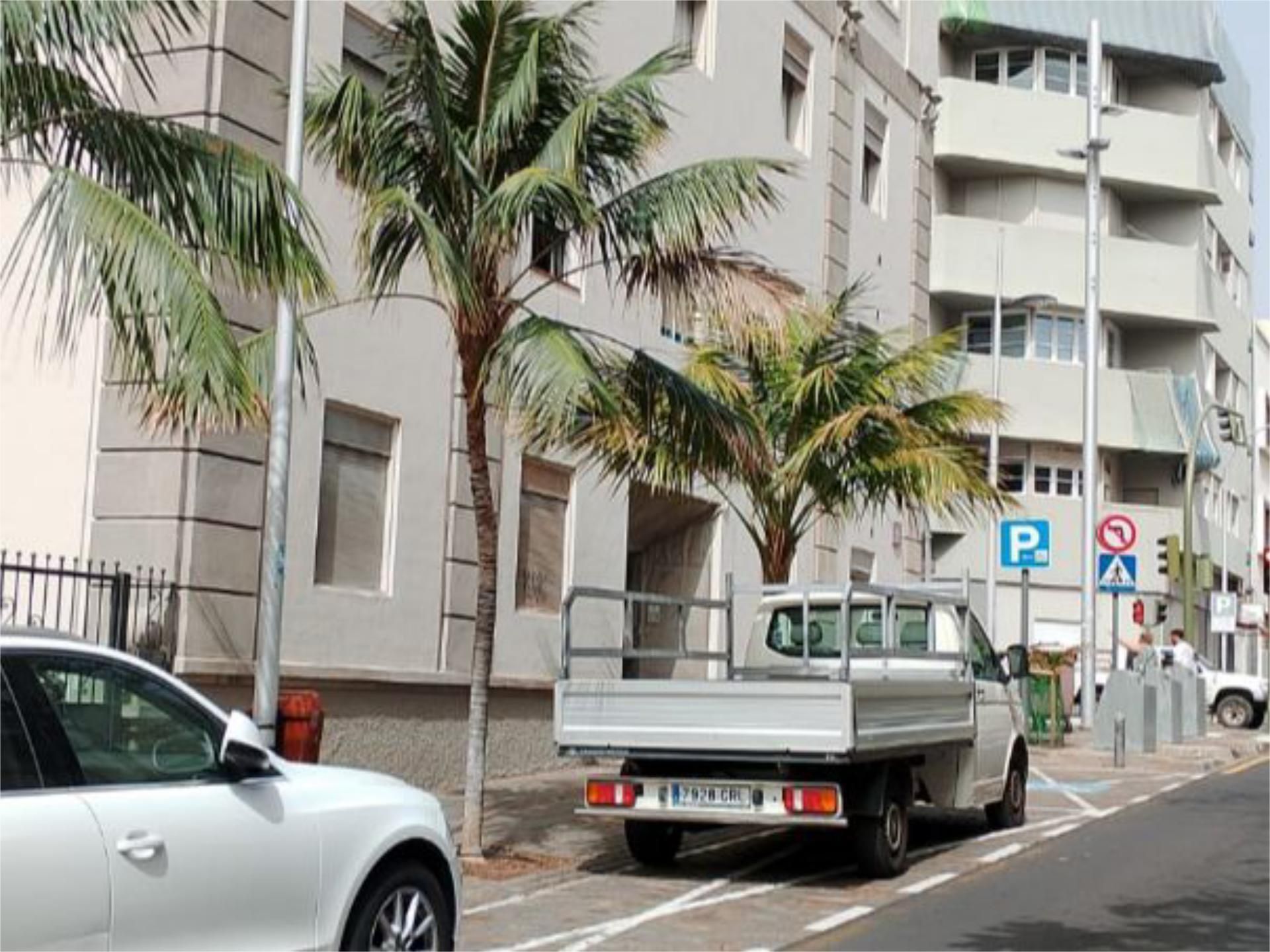 Parking de Piso en venta en  Santa Cruz de Tenerife Capital con Amueblado
