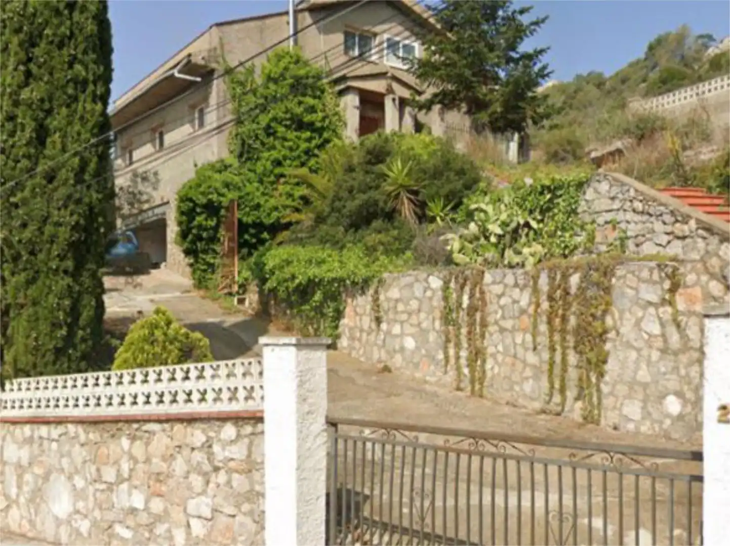Vista exterior de Casa o chalet para compartir en Vallirana con Calefacción, Jardín privado y Terraza