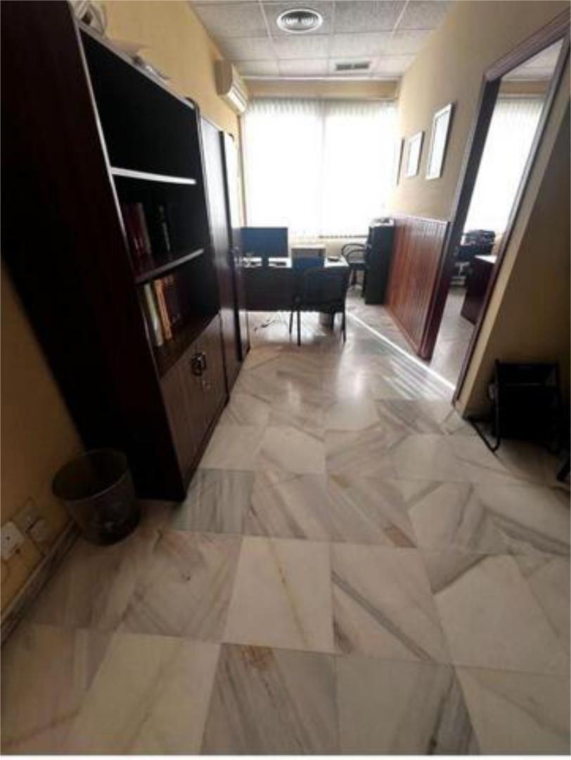Office to rent in  Sevilla Capital  with Air Conditioner
