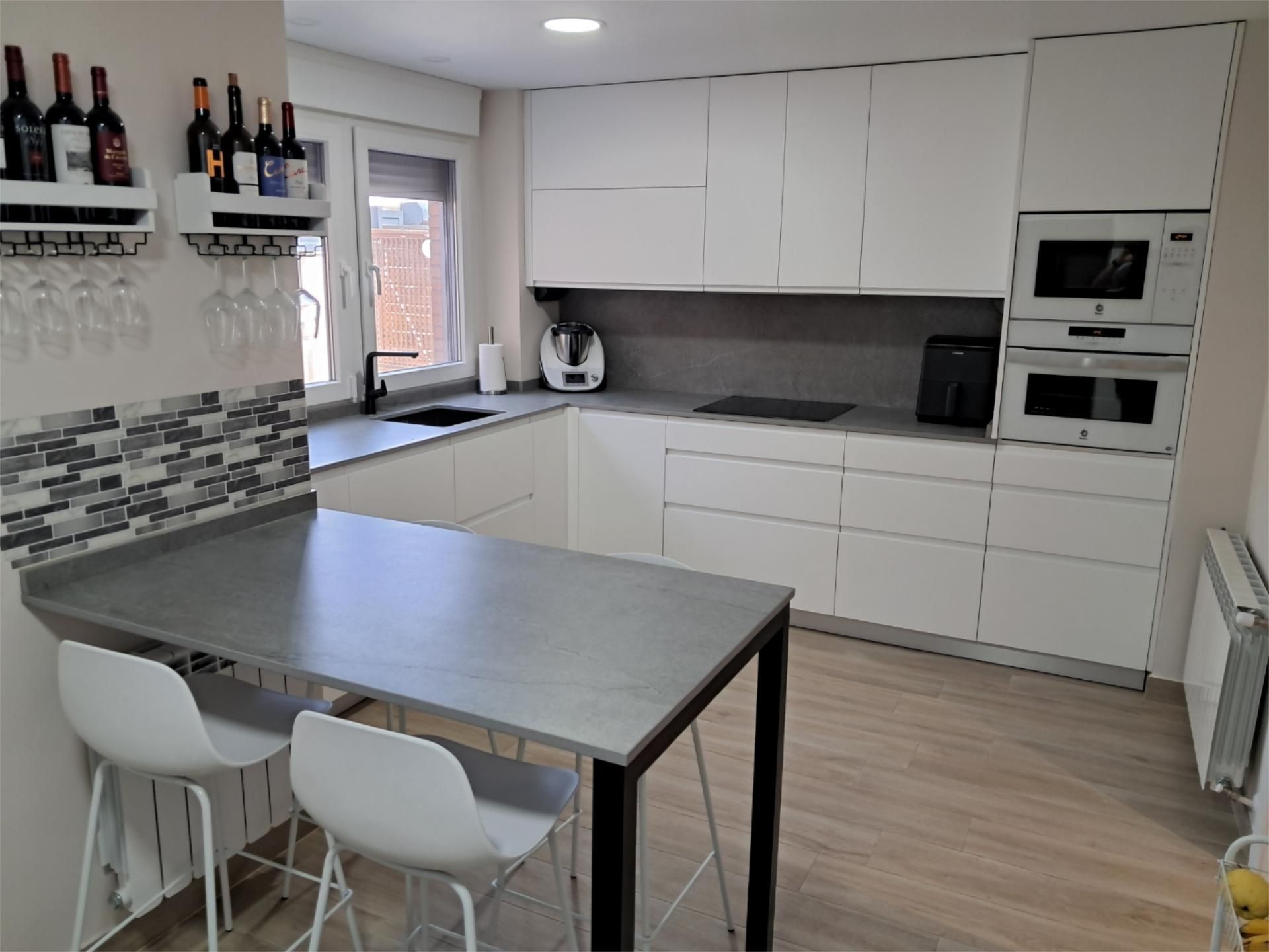 Cocina de Casa o chalet en venta en Villalbilla con Aire acondicionado y Piscina