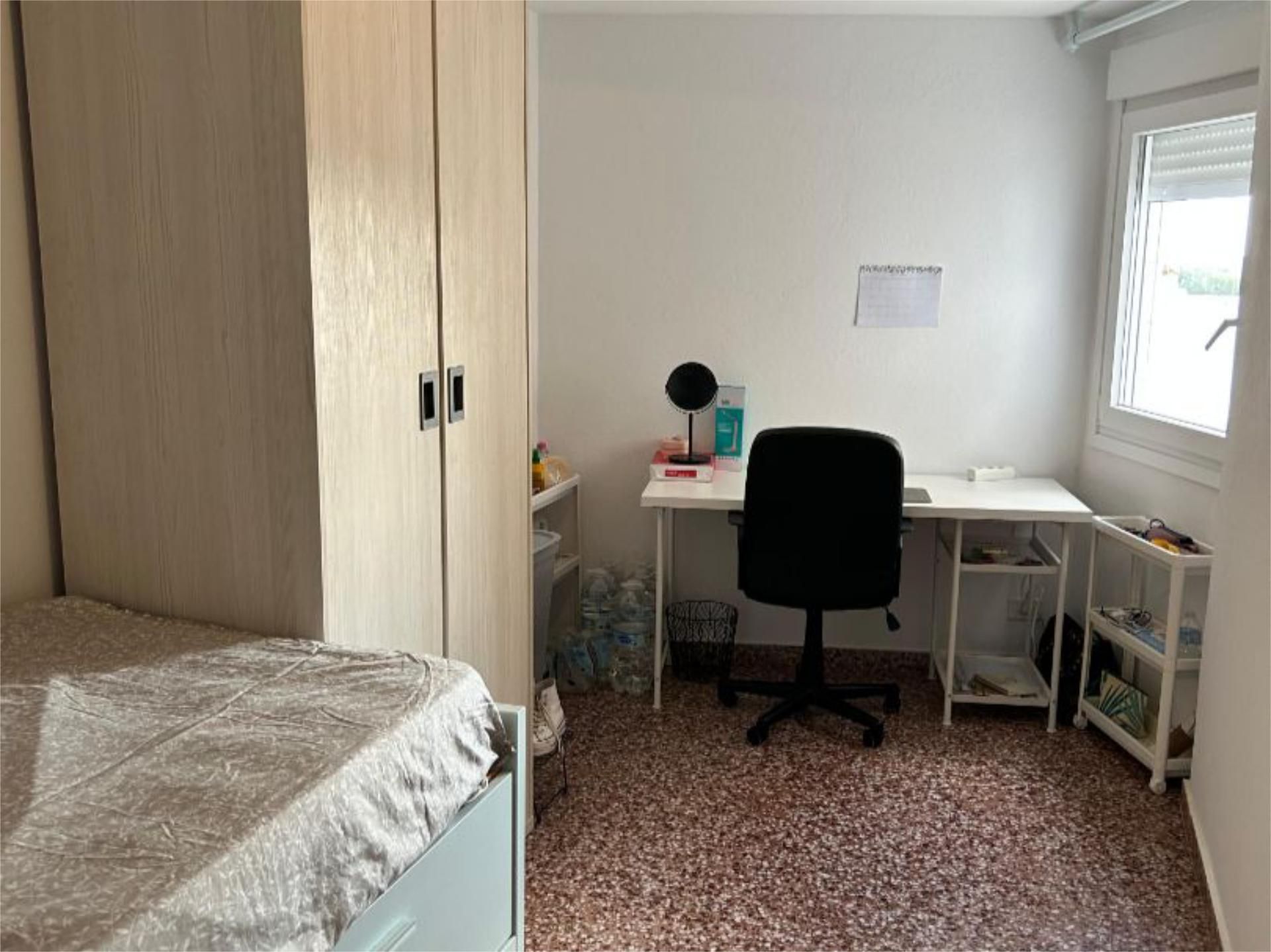 Bedroom of Flat to share in Alaior  with Air Conditioner, Heating and Terrace