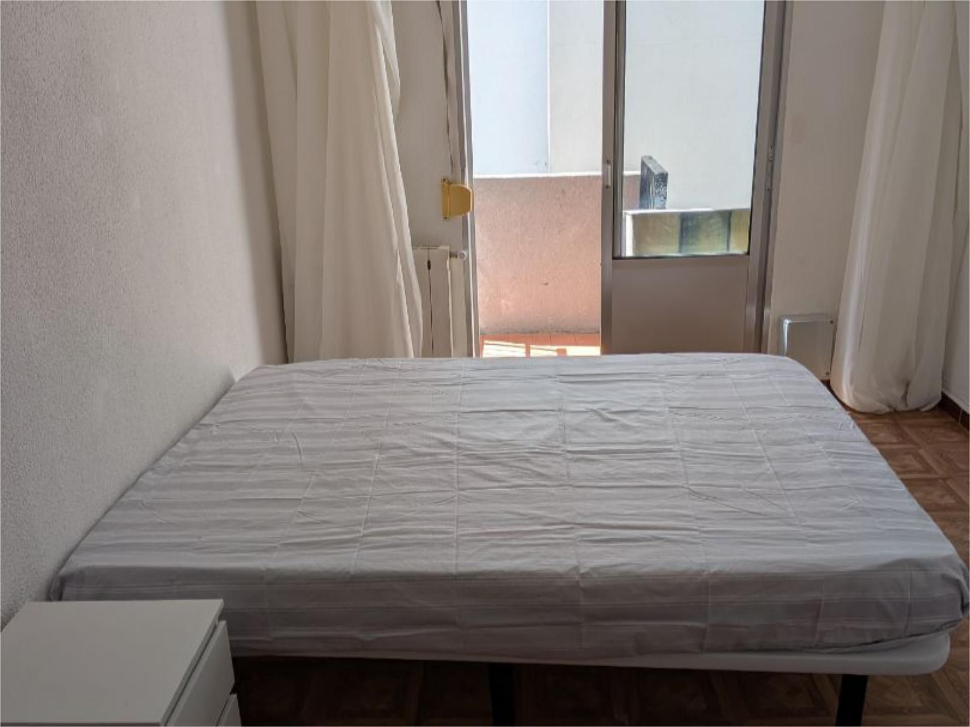 Piso para compartir en Calle Aaiún, 4, Delicias