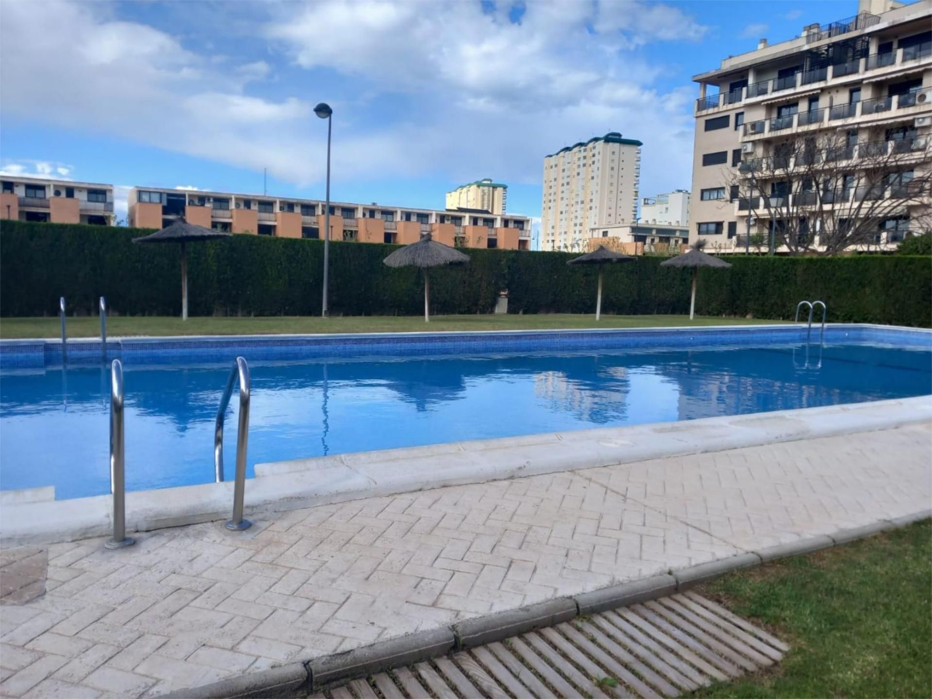Piscina de Pis en venda en El Puig de Santa Maria amb Aire condicionat, Terrassa i Piscina