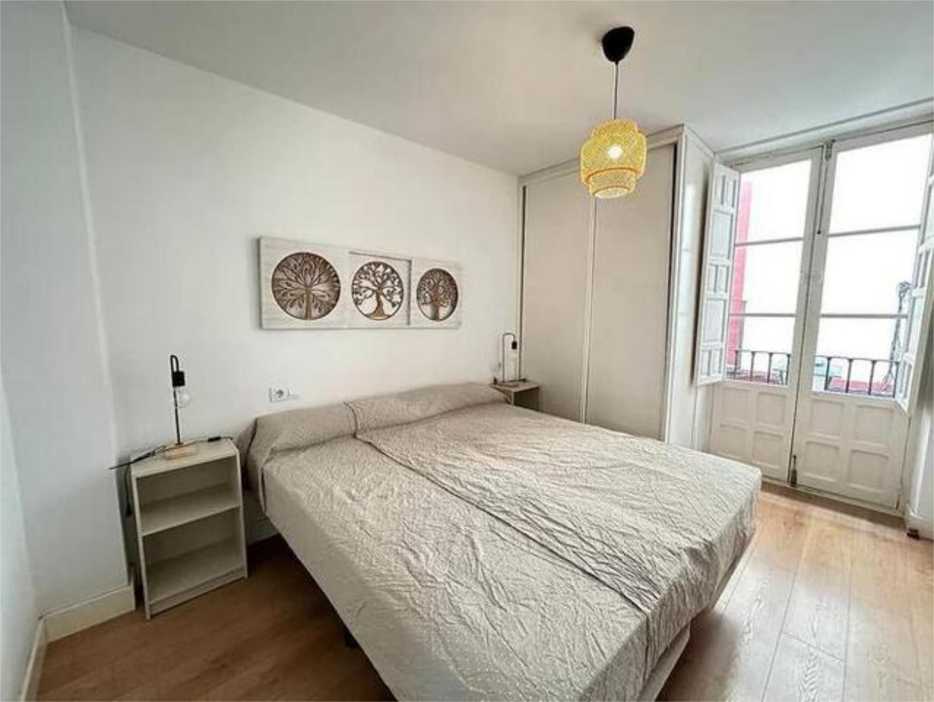 Habitación de Apartamento de alquiler en Benidorm con Terraza, Trastero y Amueblado