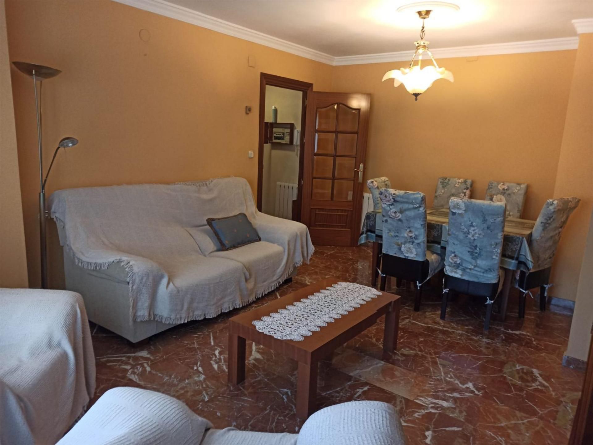 Living room of Flat to share in  Granada Capital  with Air Conditioner, Heating and Terrace