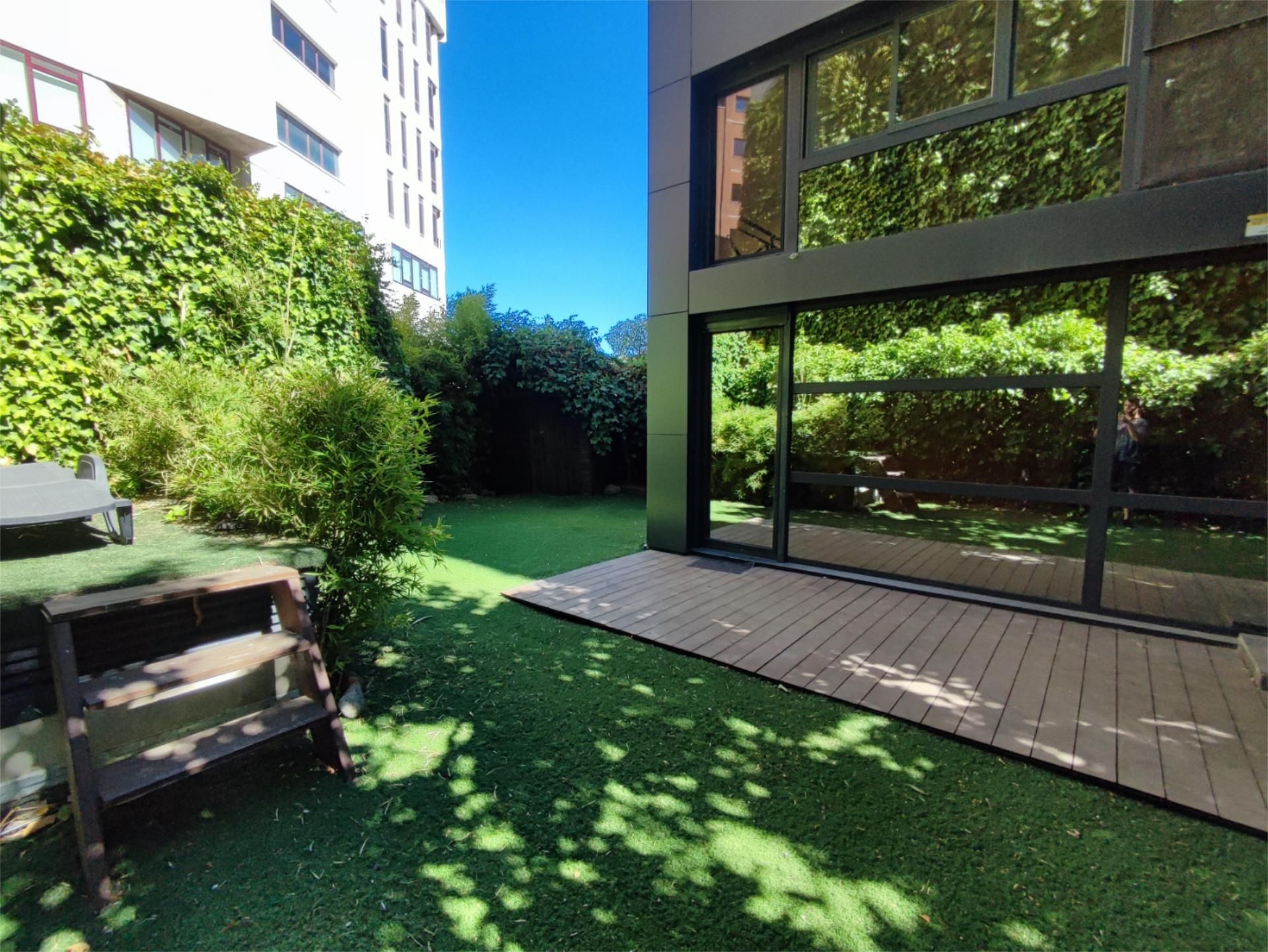 Terraza de Dúplex de alquiler en  Madrid Capital con Aire acondicionado, Calefacción y Jardín privado