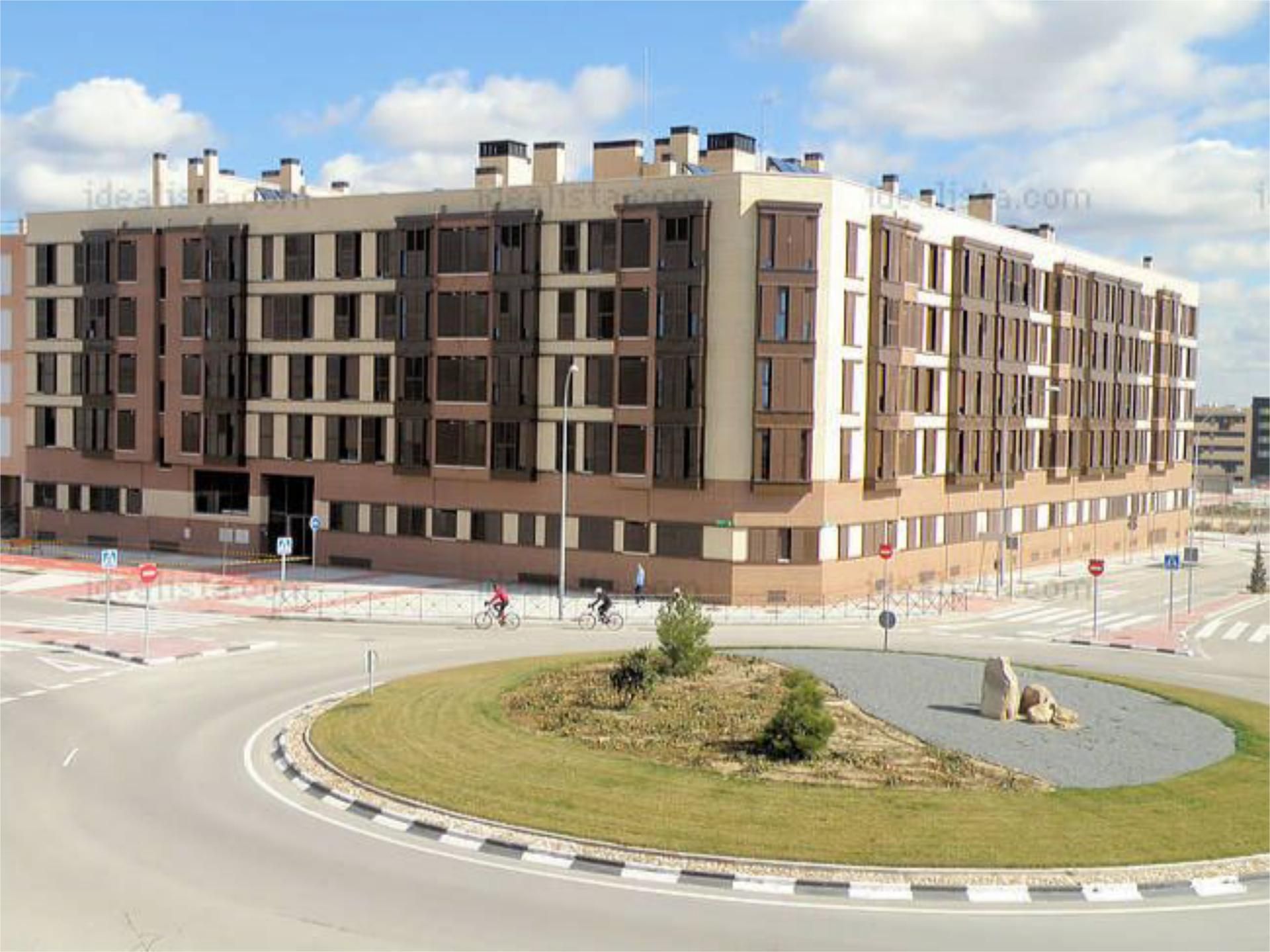 Exterior view of Flat to share in Alcobendas  with Heating, Parquet flooring and Swimming Pool