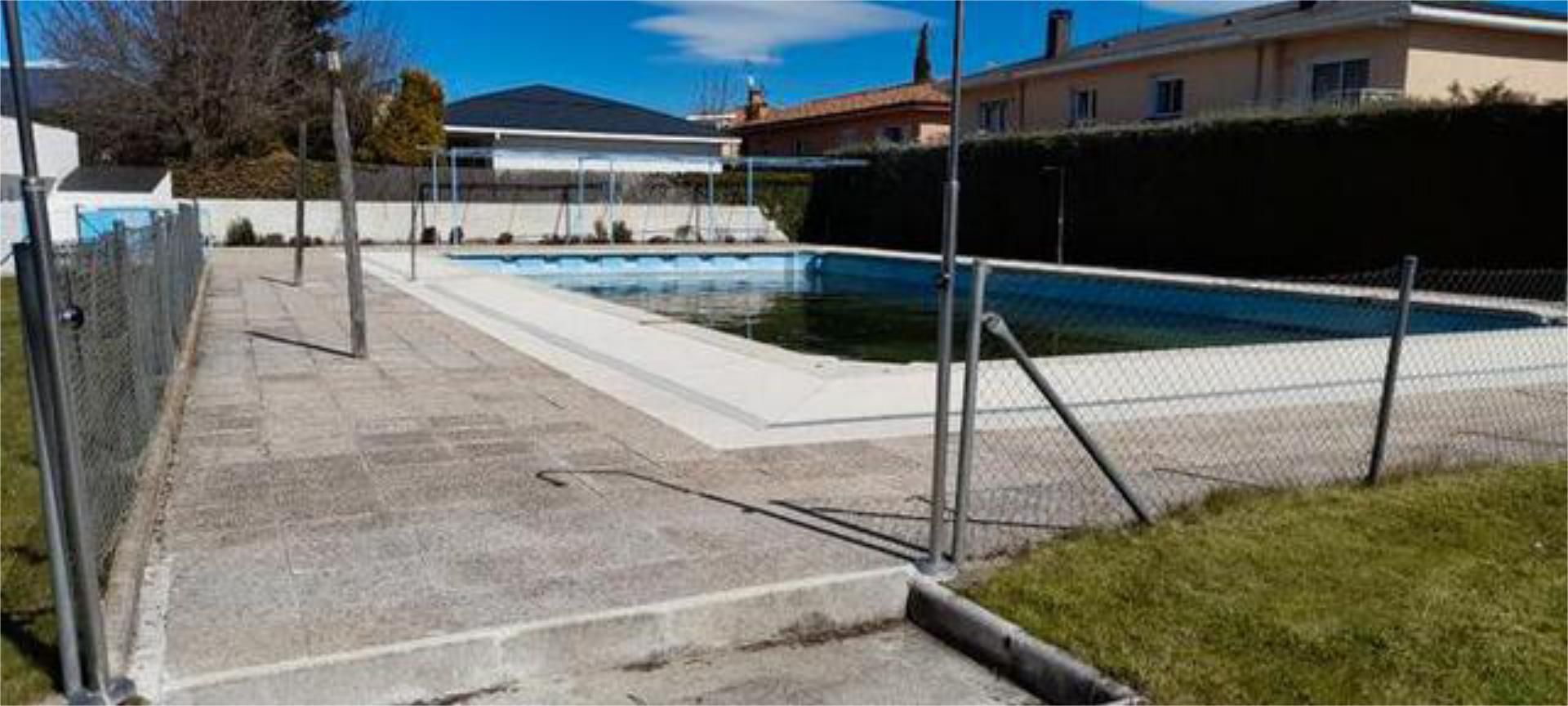 Piscina de Casa adosada de lloguer en  Madrid Capital amb Calefacció, Jardí privat i Terrassa