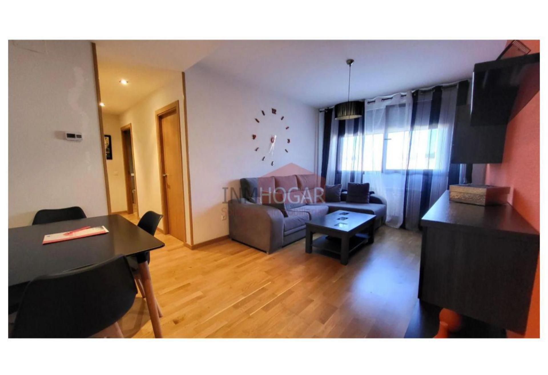 Living room of Flat to rent in Ávila Capital  with Heating, Parquet flooring and Storage room