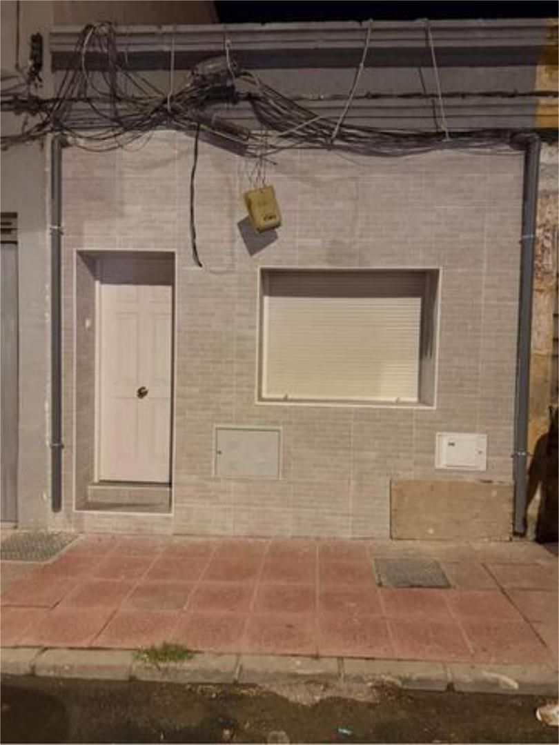 Vista exterior de Casa o xalet per a compartir en  Almería Capital amb Calefacció, Terrassa i Moblat
