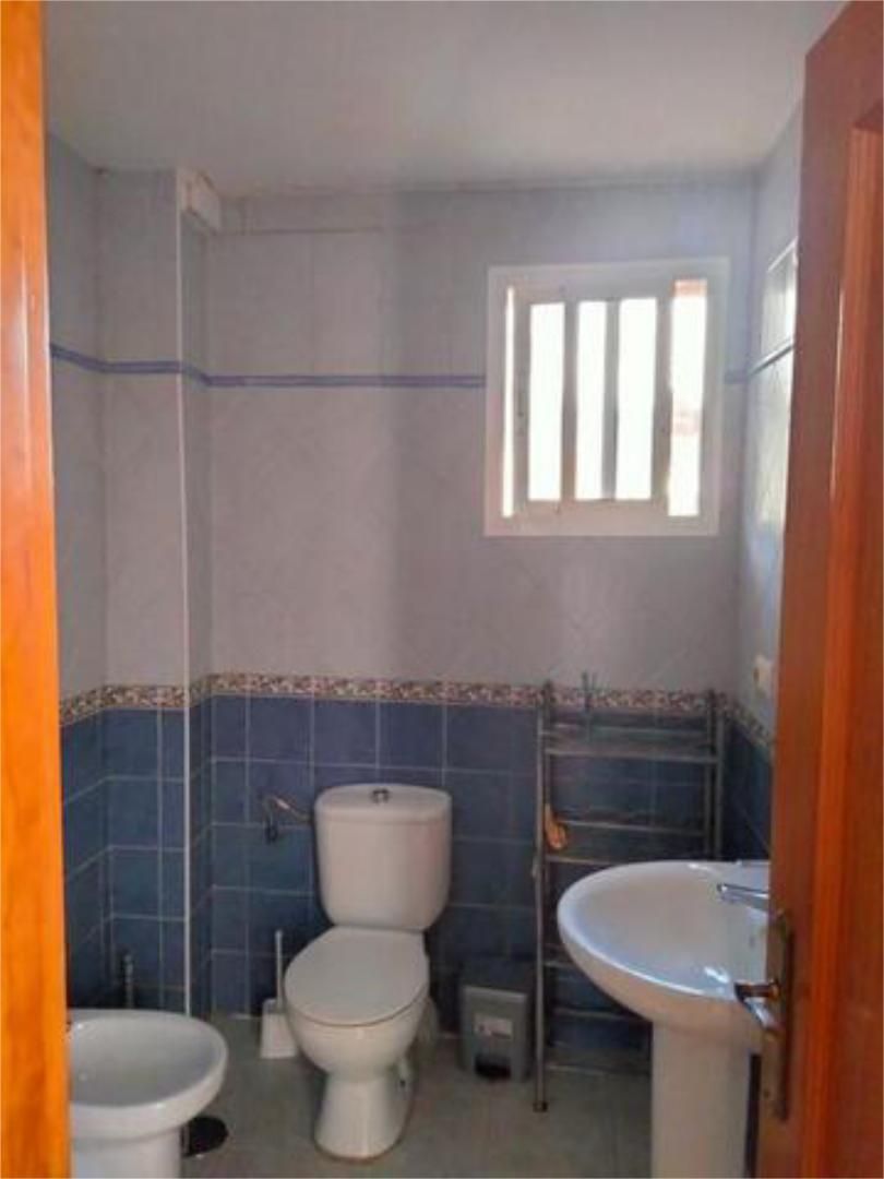 Bathroom of Apartment to rent in San Fernando