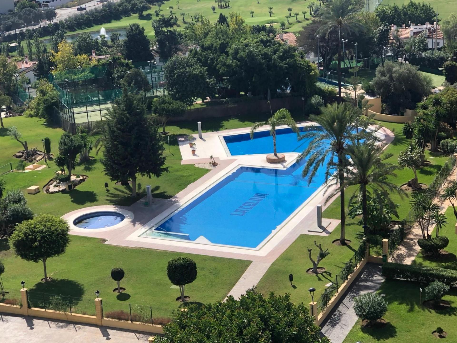 Piscina de Pis de lloguer en Torremolinos amb Aire condicionat, Terrassa i Piscina