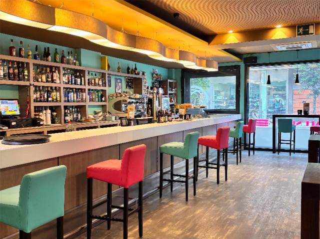 Local comercial en Alquiler en Avenida José Tartiere, 18 en Lugones