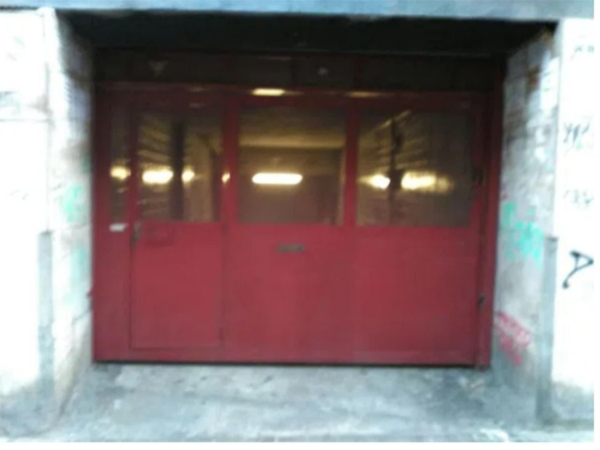 Garage to rent in Badalona