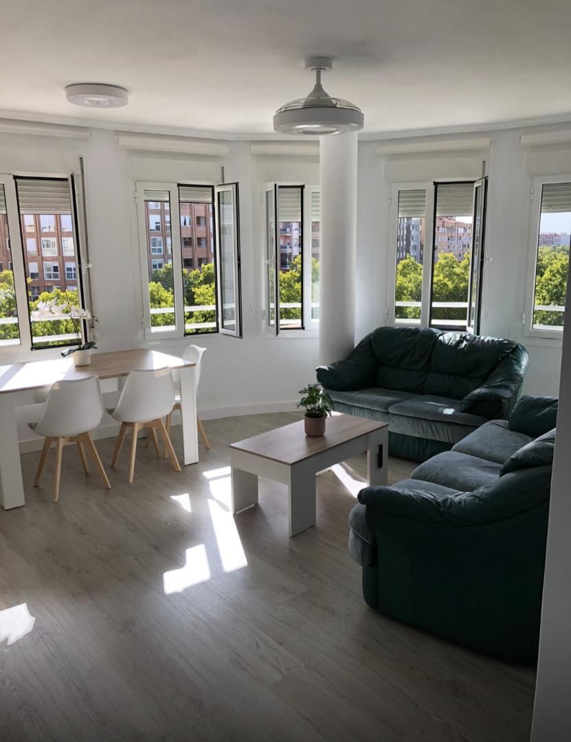 Sala d'estar de Pis per a compartir en  Albacete Capital amb Aire condicionat, Calefacció i Parquet