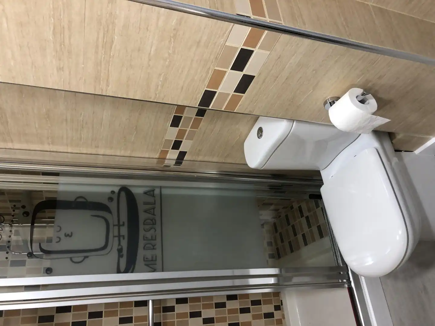 Bathroom of Flat for share in Albacete  with Air Conditioner, Heating and Parquet flooring
