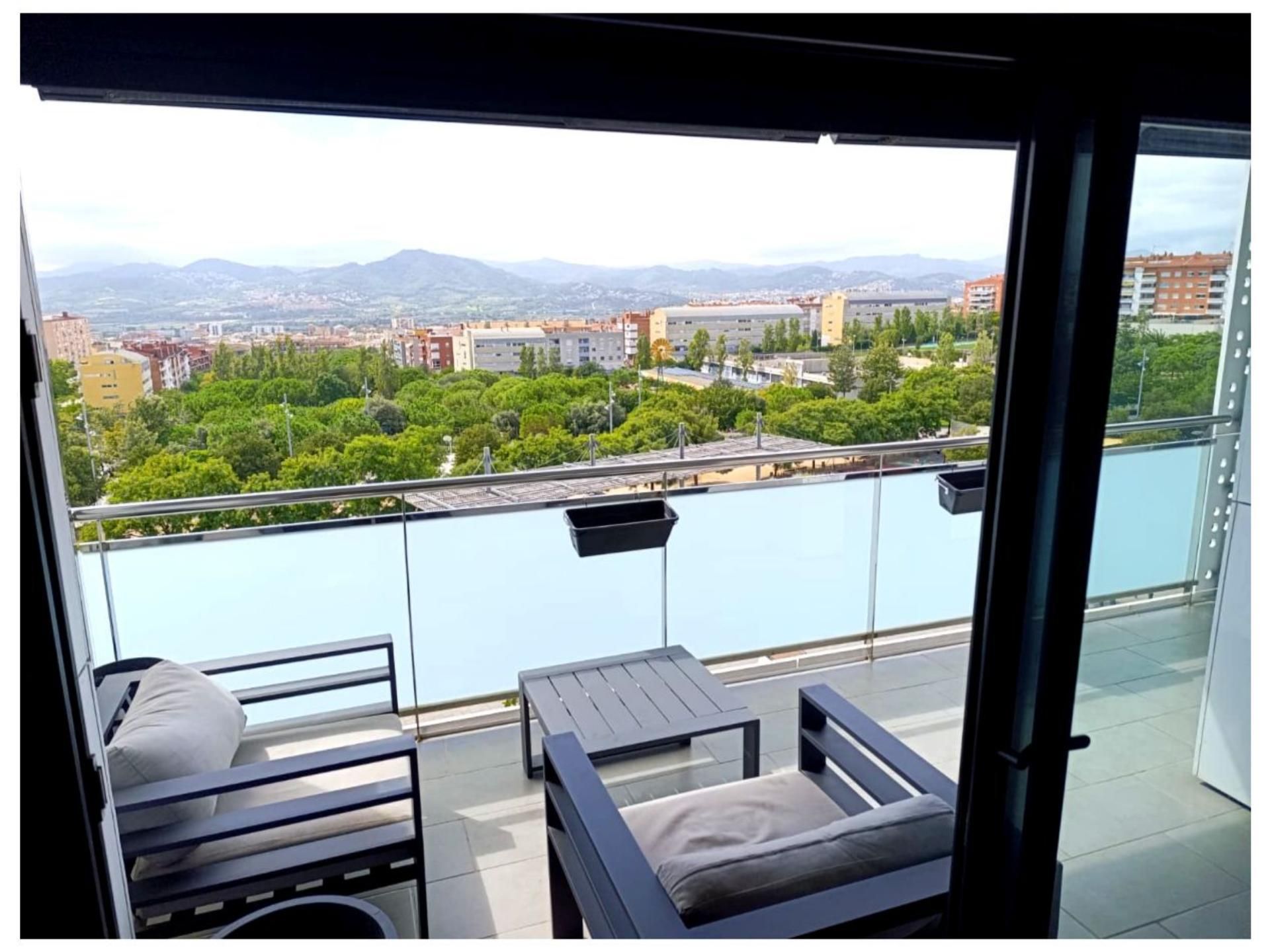 Terrassa de Pis en venda en Sant Just Desvern amb Aire condicionat, Piscina i Balcó
