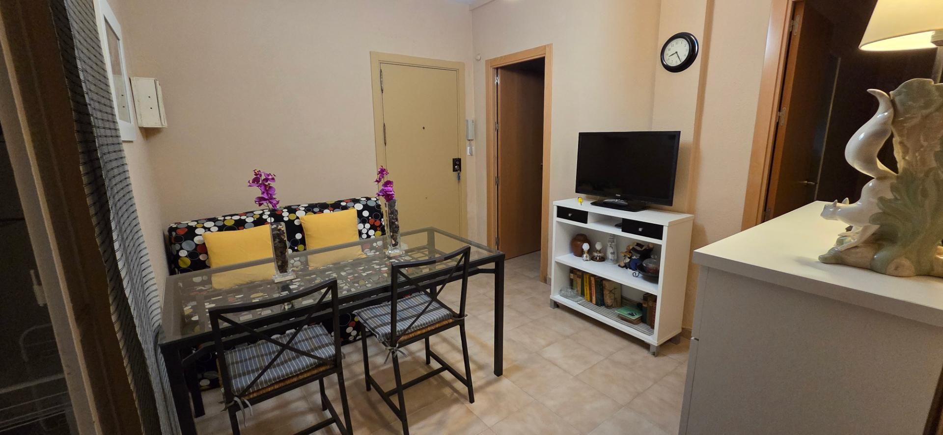 Comedor de Piso de alquiler en  Sevilla Capital con Aire acondicionado, Calefacción y Amueblado